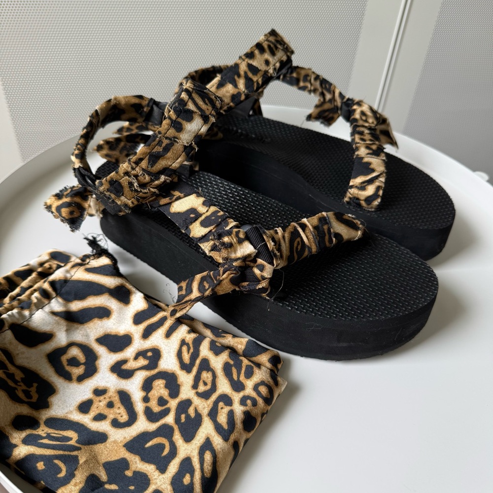 Arizona Love Black and Leopard Print Platform Sandals